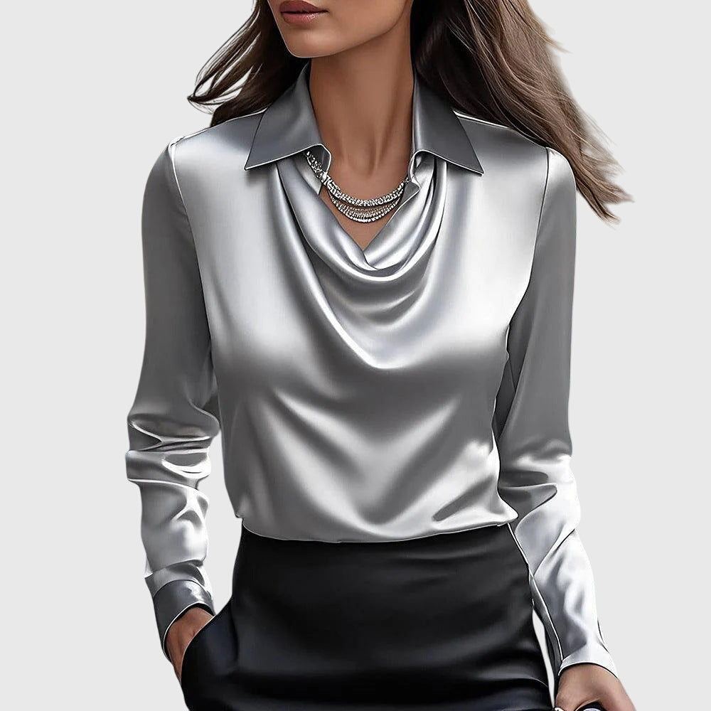 Sylvia – Elegante blouse met zijdeachtige glans en plissé-kraag