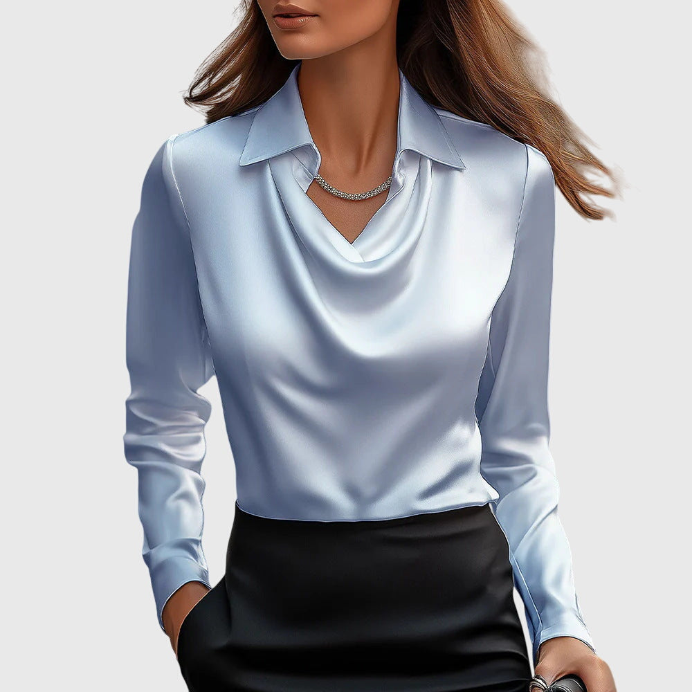 Sylvia – Elegante blouse met zijdeachtige glans en plissé-kraag